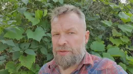 Keliautojo, žurnalisto Martyno Starkaus sodyboje auga įspūdingas augalas – turbūt galima rasti tik Dzūkijoje.