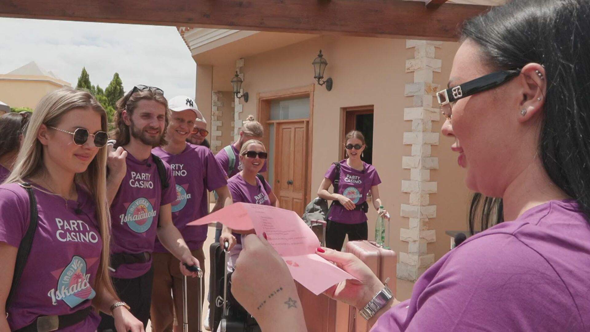 (NOT)ALL INCLUSIVE 2022 S01E01 | Go3