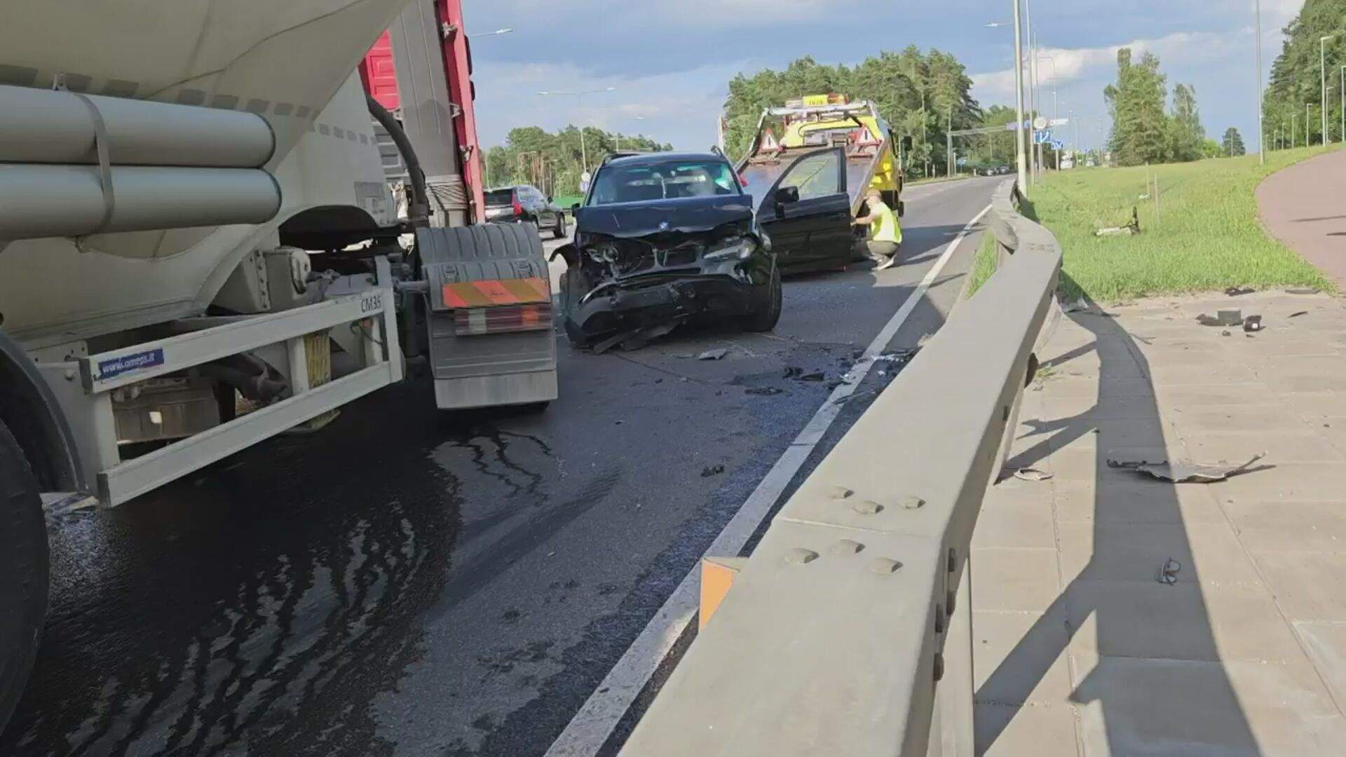 TV3 Žinios. Šokiruojantis vaizdas Vilniaus gatvėje: to ant limuzino ...